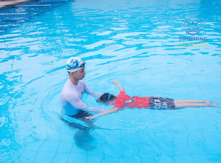 khoá học bơi ếch