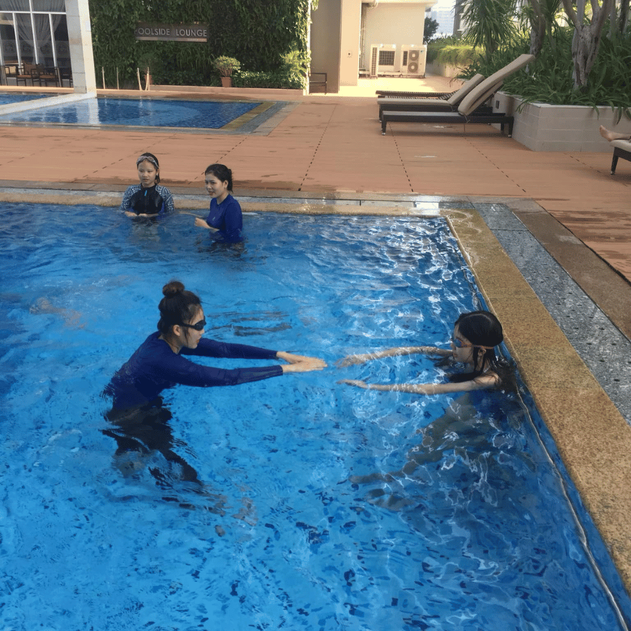 Review chi tiết hồ bơi khách sạn Tân Sơn Nhất - Giờ Mở Cửa, Giá Vé